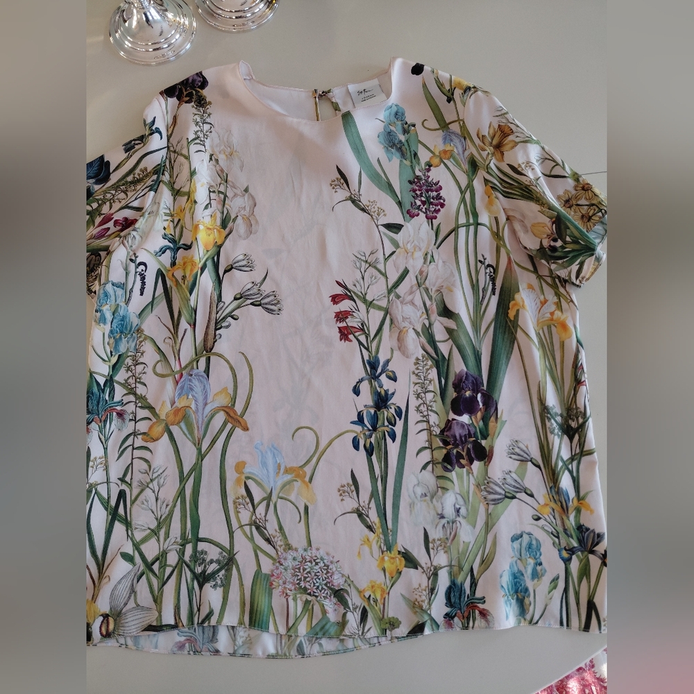 St. Piece London Short Sleeve Blouse Floral Top 100% Silk - Picture 9 of 9